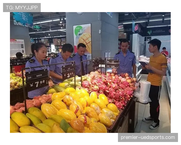 吴向东训练完直接去超市抢打折菜?