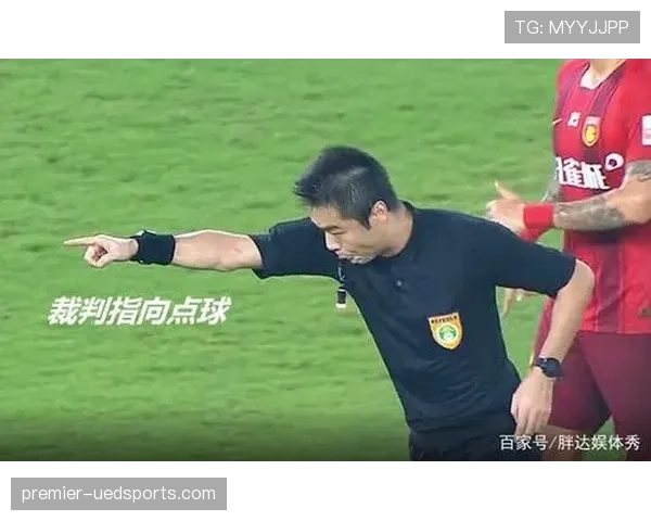 足球回传规则详解:判罚标准与裁判执行细节解析 足球回传规则详解:判罚标准与裁判执行细节解析